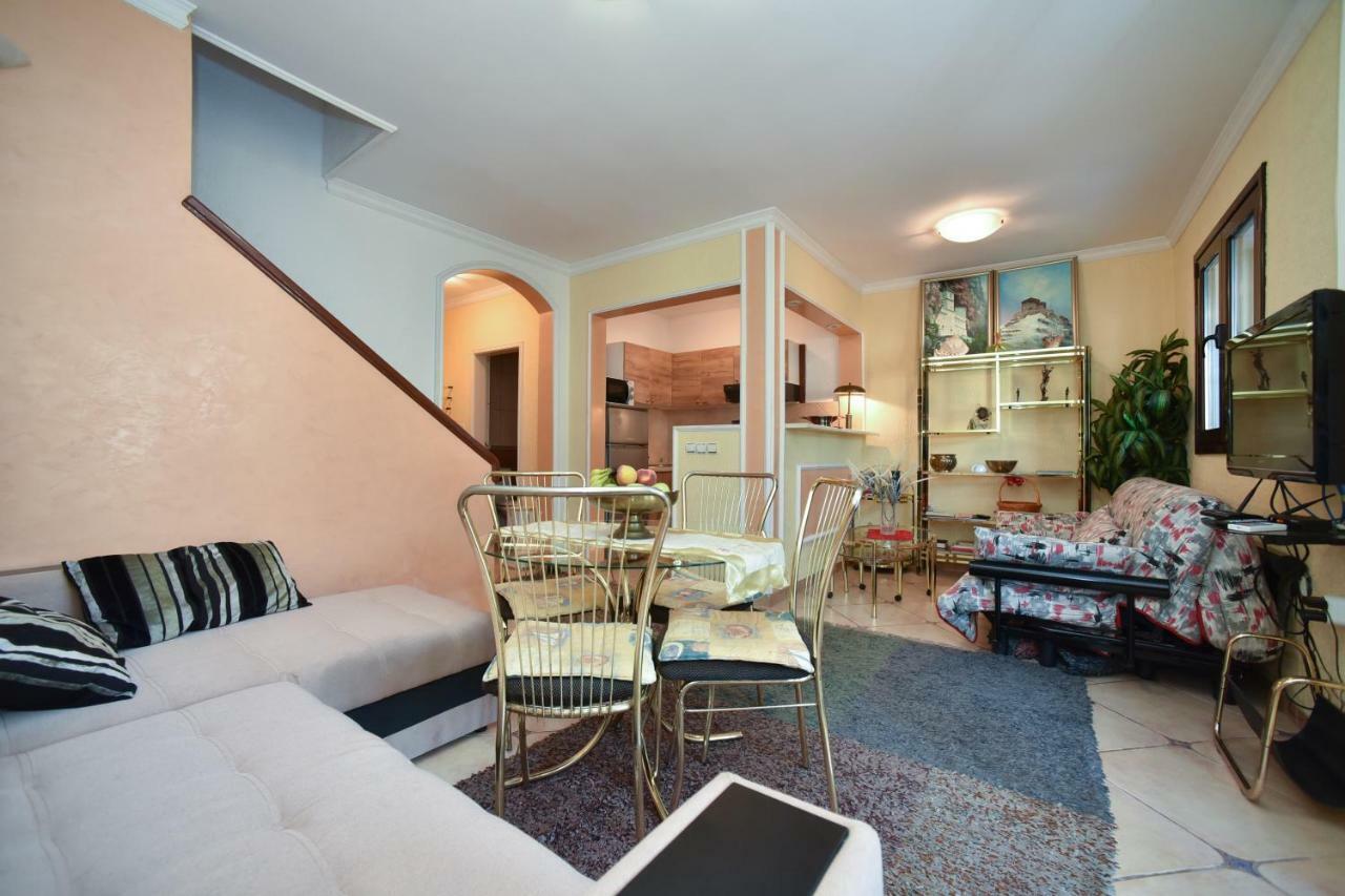 Bologna Apartments บุดวา ภายนอก รูปภาพ