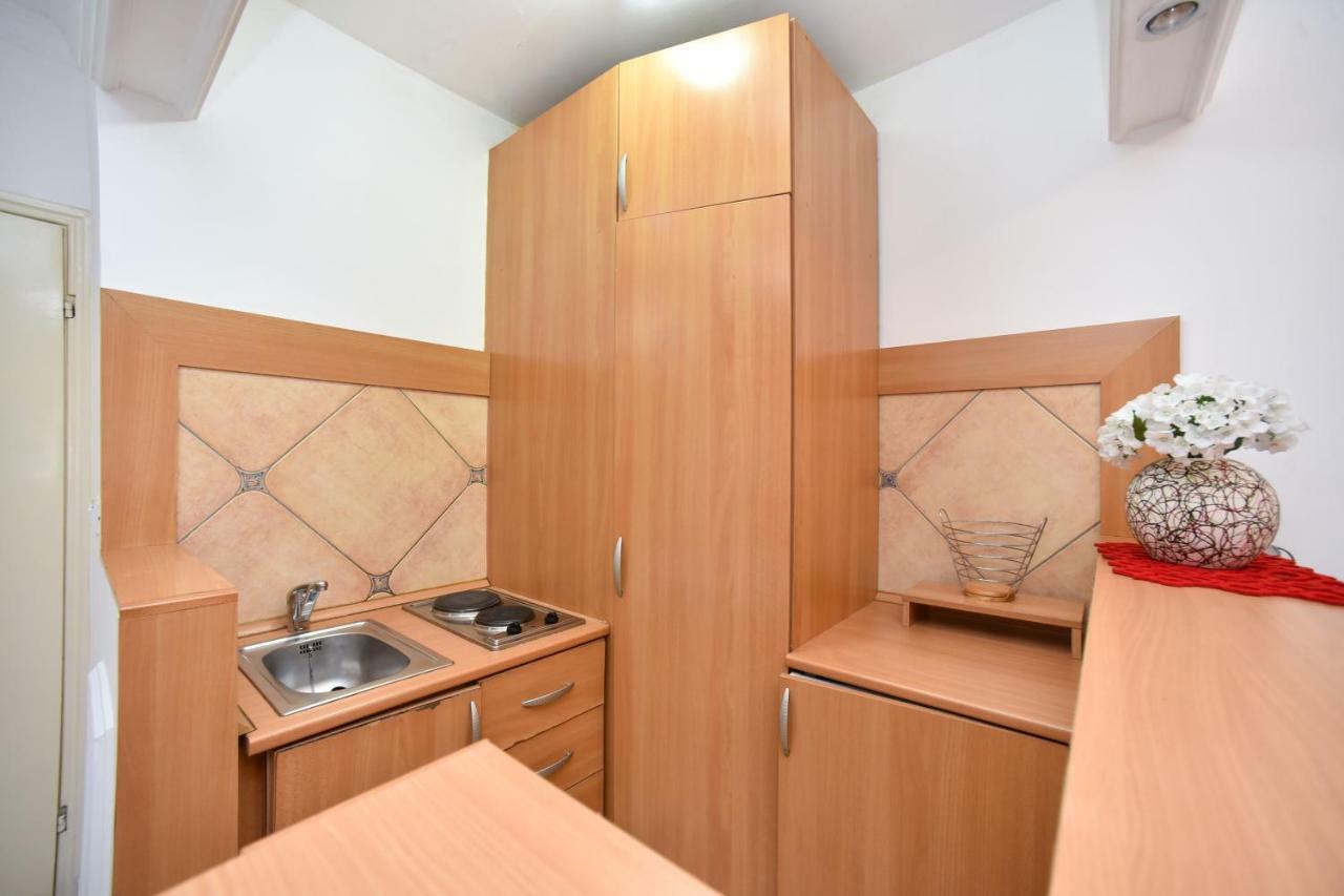 Bologna Apartments บุดวา ภายนอก รูปภาพ