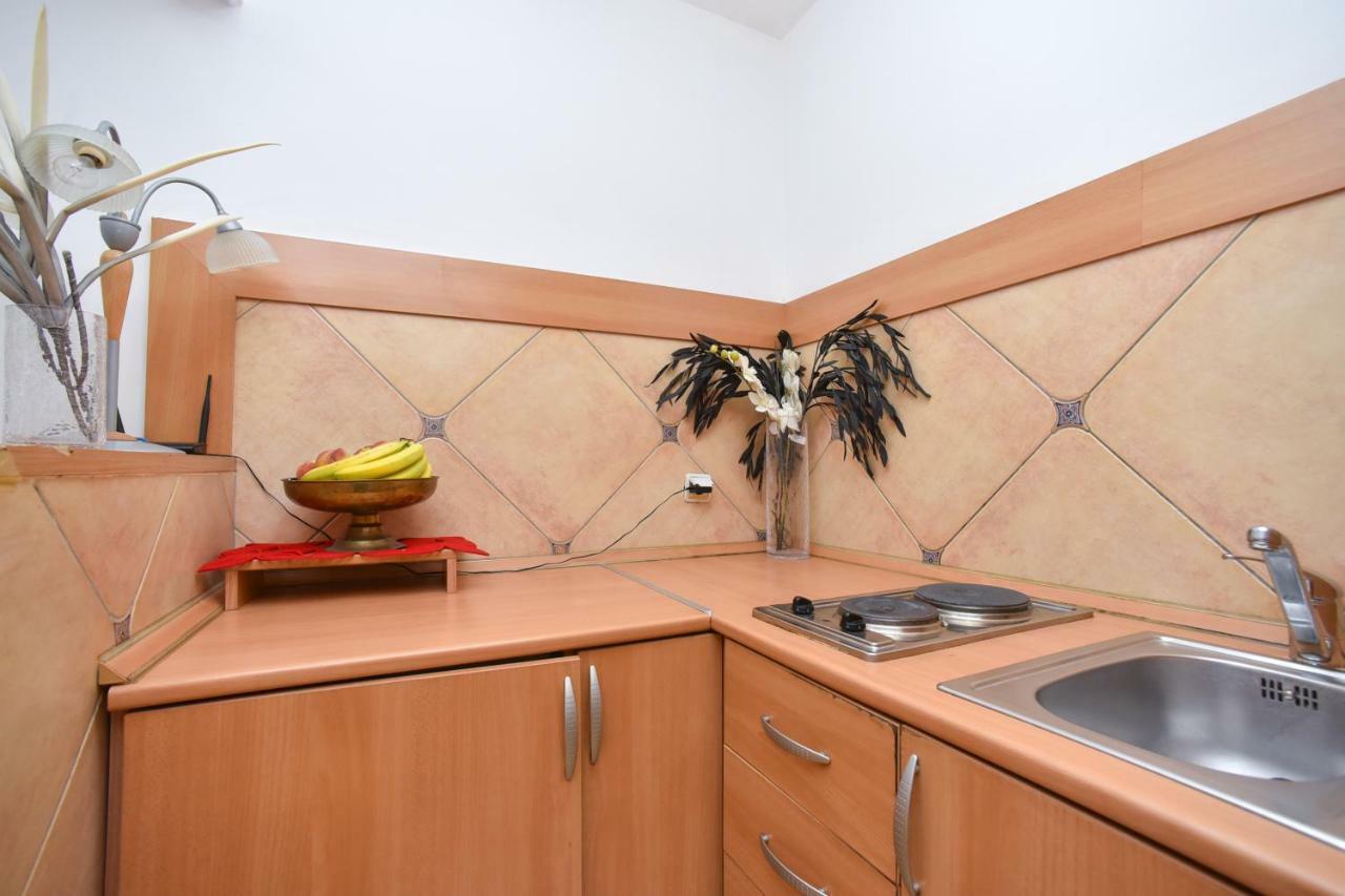 Bologna Apartments บุดวา ภายนอก รูปภาพ