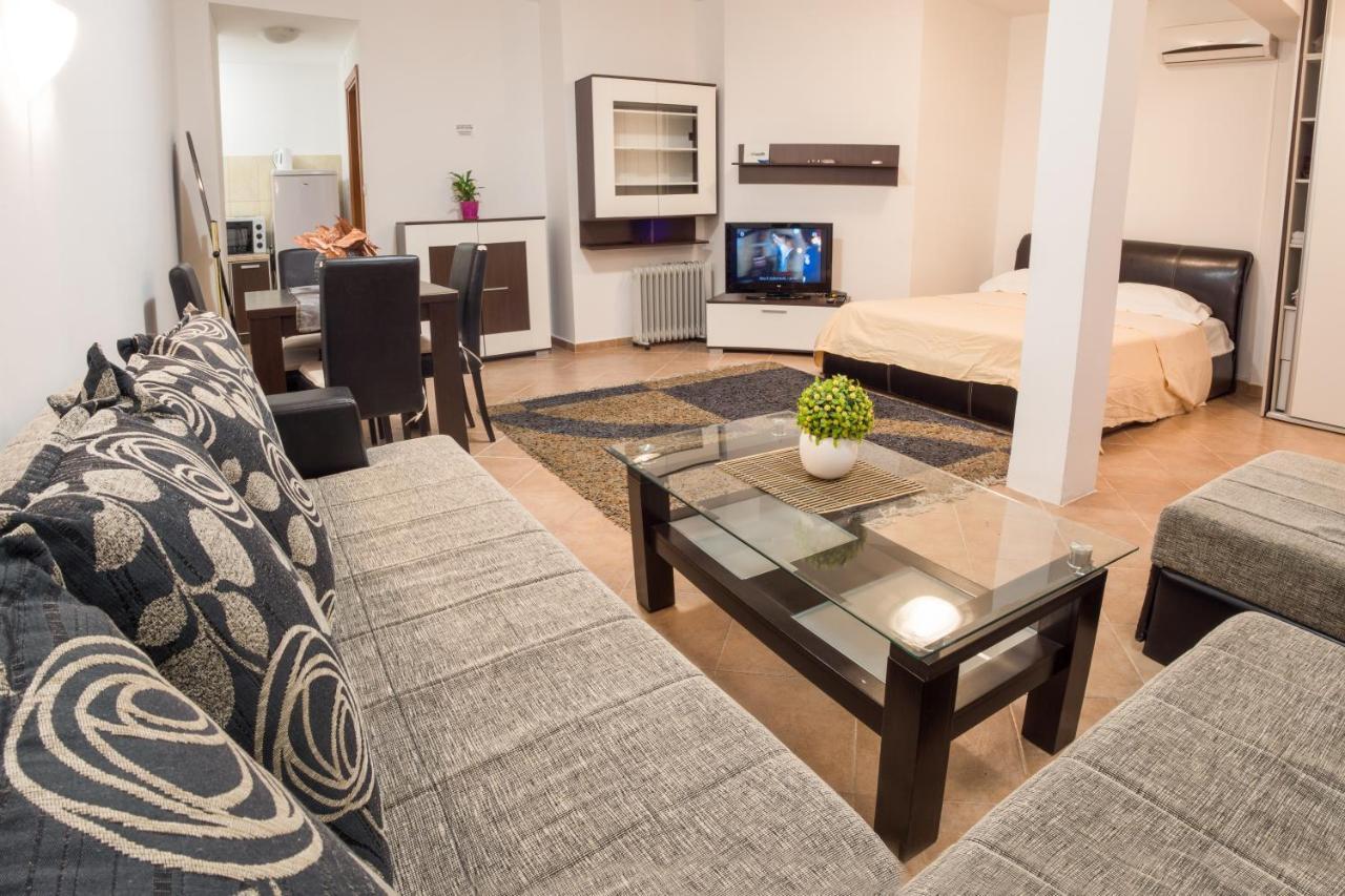 Bologna Apartments บุดวา ภายนอก รูปภาพ